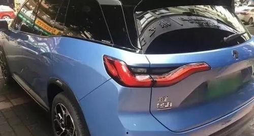 国产车抠车标的视频,从抠车标看品牌自信与匠心精神