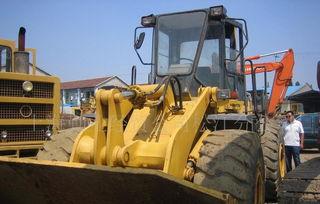 国产巨大铲车视频,一铲定乾坤，实力见证大国重器